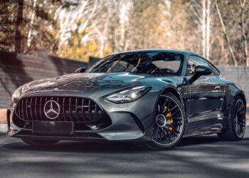 Mercedes-Benz forecasts 2025 sales slump