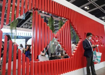 Joe Tsai and Cathie Woods speak to investors at HSBC Global Investment Summit