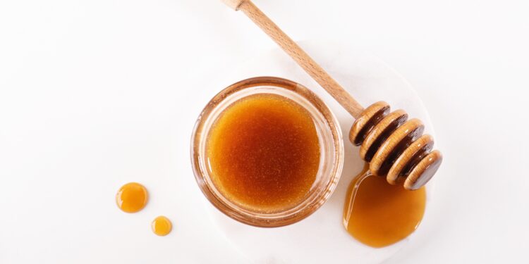 6 Health Benefits of Manuka Honey, Based on Science