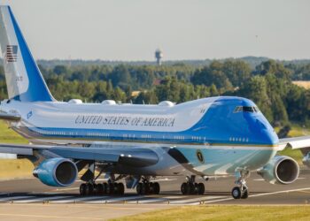 Trump to accept luxury jet from Qatar to use as Air Force One