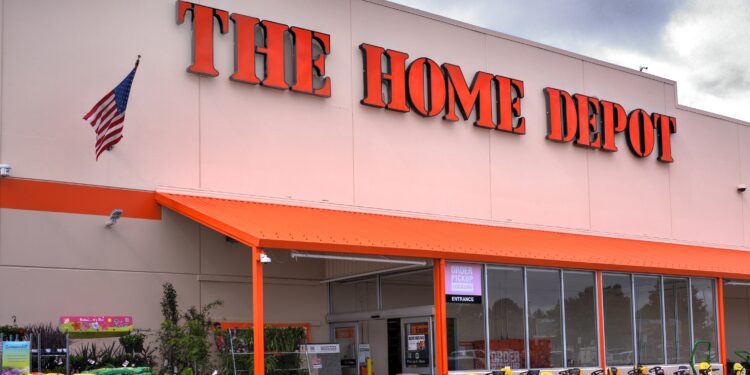 Home Depot maintains full-year forecast and prices despite tariffs