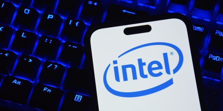 Trump praises Intel CEO following meeting