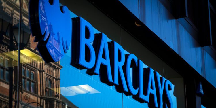 Barclays announces $670 million share buyback, increases outlook