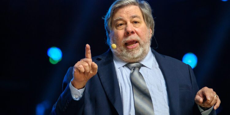 Hundreds of public figures, including Apple co-founder Steve Wozniak and Virgin’s Richard Branson urge AI ‘superintelligence’ ban