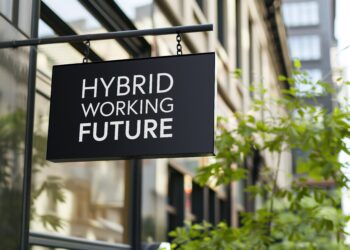 Hybrid Work in Retreat? Barely. - CEO North America Hybrid Work in Retreat? Barely.