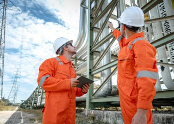 Energy Supply Considerations for Manufacturers Re-Onshoring to the U.S. - CEO North America Energy Supply Considerations for Manufacturers Re-Onshoring to the U.S.