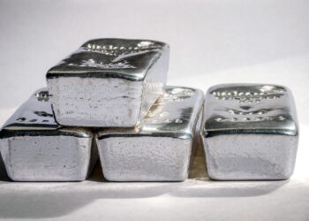 Silver outpaces gold in record rally - CEO North America Silver outpaces gold in record rally