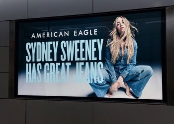 American Eagle bets big on holiday sales after recent ad boost - CEO North America American Eagle bets big on holiday sales after recent ad boost