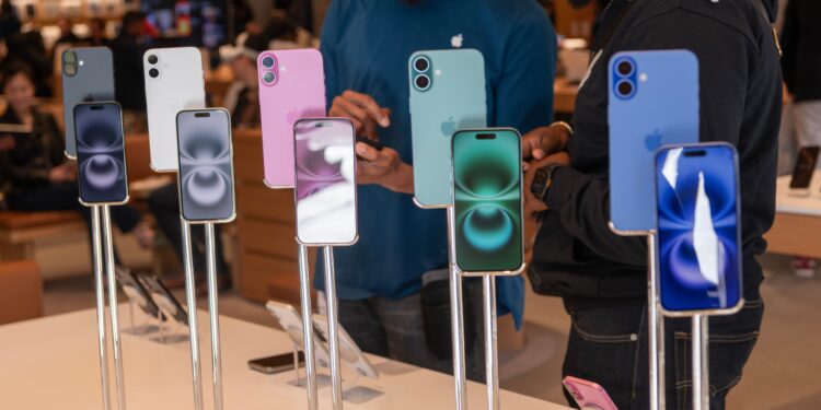 Tim Cook celebrates ‘record-breaking quarter’ for Apple