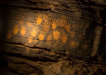 Hand stencil made almost 68,000 years ago is the oldest cave art ever found - CEO North America Hand stencil made almost 68,000 years ago is the oldest cave art ever found