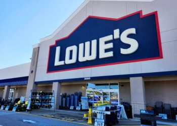 Lowe’s sales increase over 10% despite slow housing market