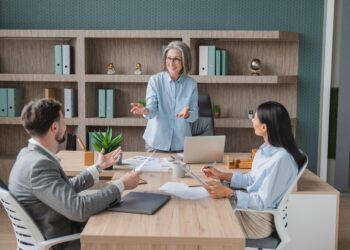 3 Ways CEOs Can Build a Following