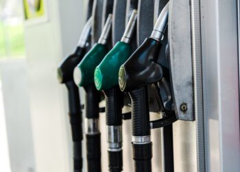 U.S. fuel prices hit $4 a gallon - CEO NA Magazine U.S. fuel prices hit $4 a gallon