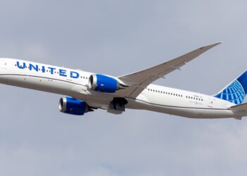 United CEO Scott Kirby considers merger with AA