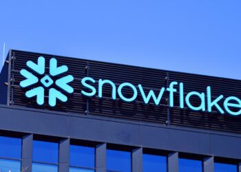 Snowflake shares jump 36% on earnings win