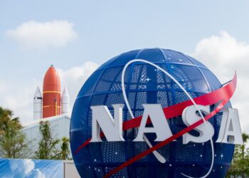 Sick of Earth? NASA is recruiting volunteers for a yearlong Moon and Mars simulation