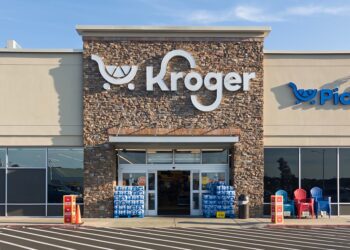 Kroger to buy Giant Eagle in $1.65 billion deal