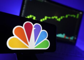 Versant jumps 13% on strong outlook