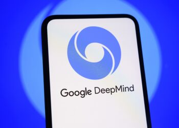 Former Google DeepMind researcher adds to AI warnings